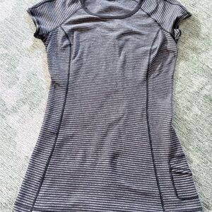 lululemon athletica vintage Black and Gray Striped Tee size 6